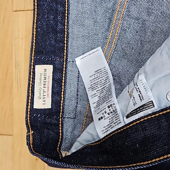 Levi's Premium 501 Jeans - Picture 2 of 7